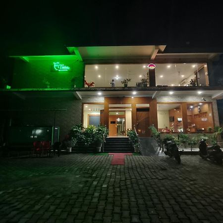 Tierra Hotel Cum Restaurant Kāziranga Екстериор снимка