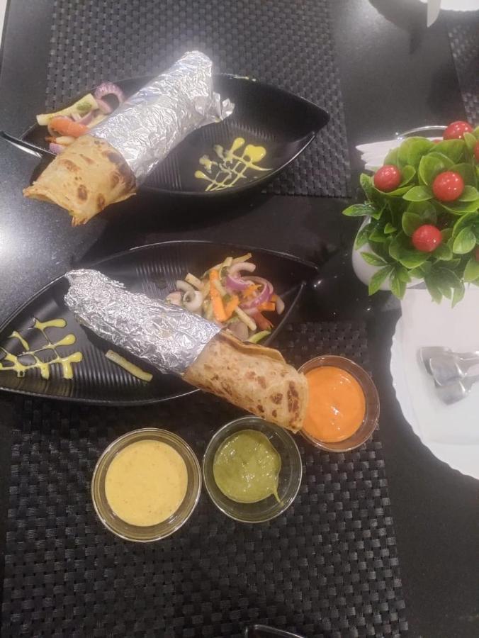 Tierra Hotel Cum Restaurant Kāziranga Екстериор снимка